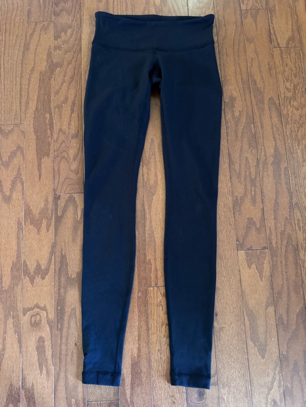 Lululemon Black Low Rise Leggings Women’s Size 4 Athletic Minimalist
